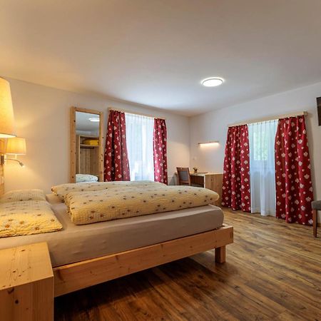 Albergo Lardi Le Prese Luaran gambar
